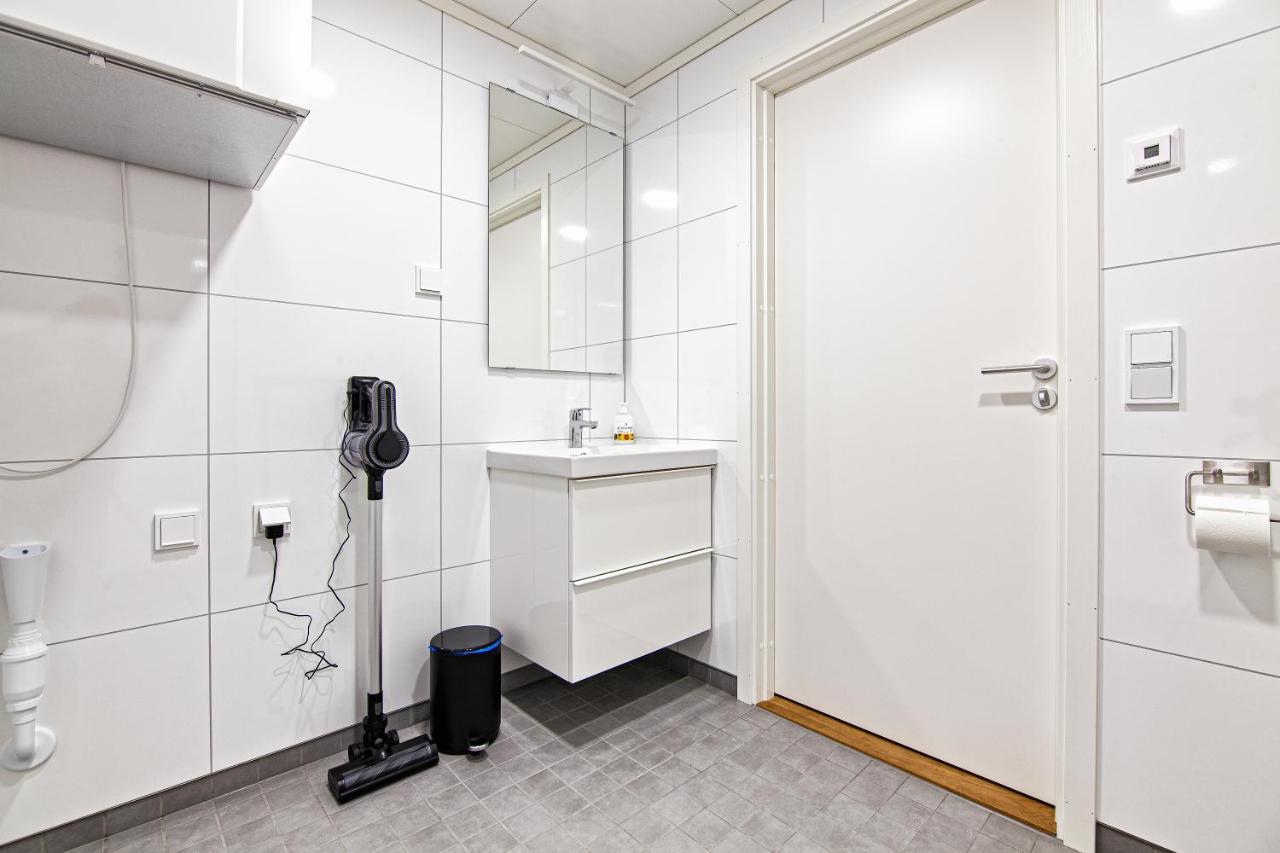 Stylish And Serviced Studio Apartment In Lofoten Svolvær Buitenkant foto